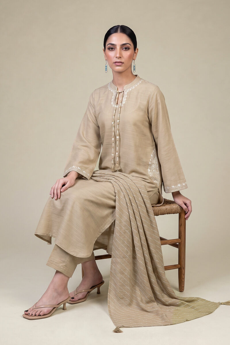https://us.khaadi.com/dw/image/v2/BJTG_PRD/on/demandware.static/-/Sites-khaadi-master-catalog/default/dwf067c63b/images/hi-res/1-26-457-a-c1_multi_1.jpg?sw=800&sh=1200