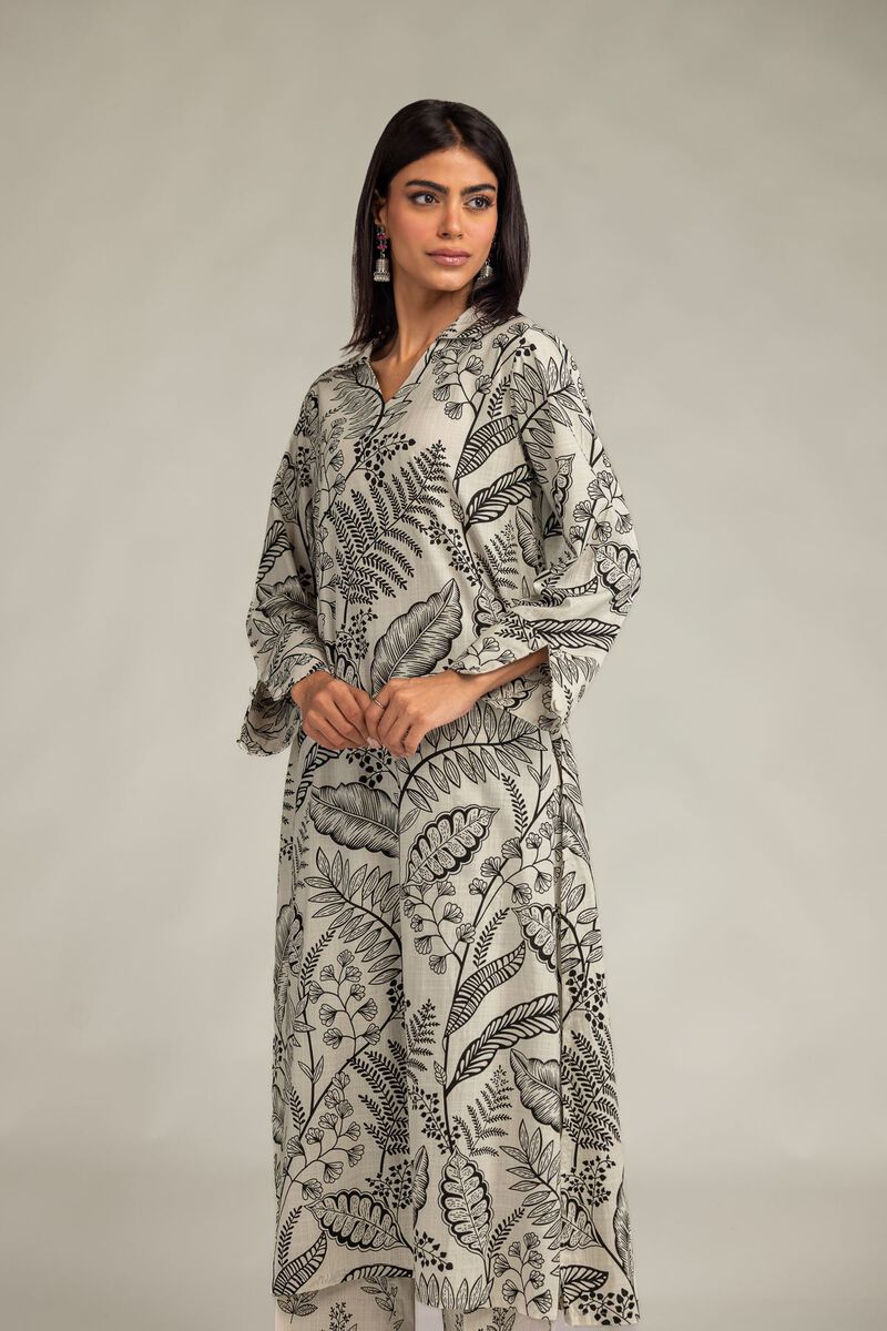 https://us.khaadi.com/dw/image/v2/BJTG_PRD/on/demandware.static/-/Sites-khaadi-master-catalog/default/dwf0f9a1b0/images/hi-res/25-09-11e7-09tby_multi_1.jpg?sw=800&sh=1200