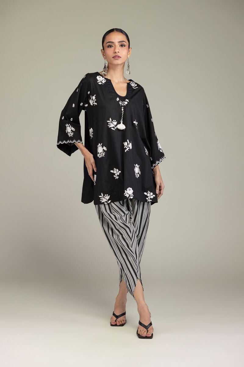 Embroidered | Cambric | Black V-Neck Kurta | USD 40.00
