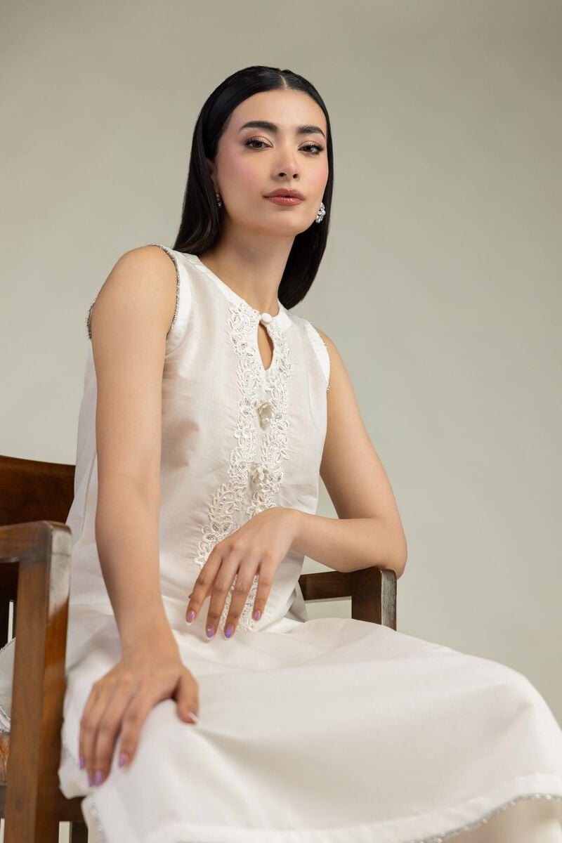 Embroidered | Mesuri | Short Sleeveless Kurta | USD 35.00