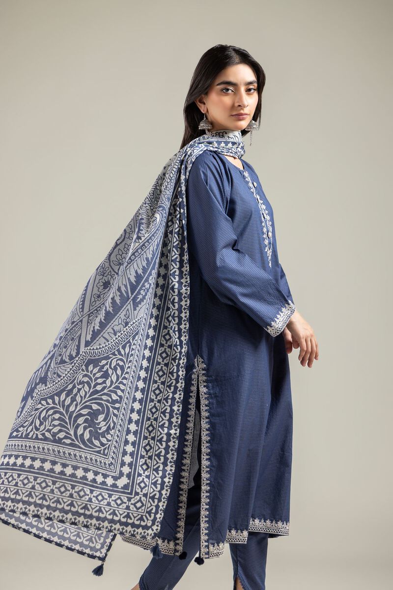 https://us.khaadi.com/dw/image/v2/BJTG_PRD/on/demandware.static/-/Sites-khaadi-master-catalog/default/dwf59ef602/images/hi-res/1-26-142-c-a_multi_1.jpg?sw=800&sh=1200