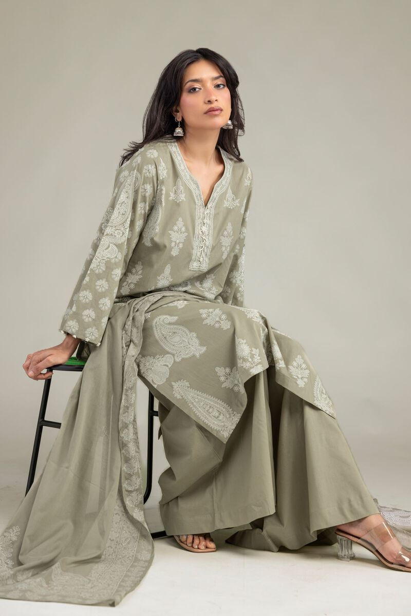 https://us.khaadi.com/dw/image/v2/BJTG_PRD/on/demandware.static/-/Sites-khaadi-master-catalog/default/dwf9f0b2aa/images/hi-res/1-26-332-a-i2_multi_1.jpg?sw=800&sh=1200