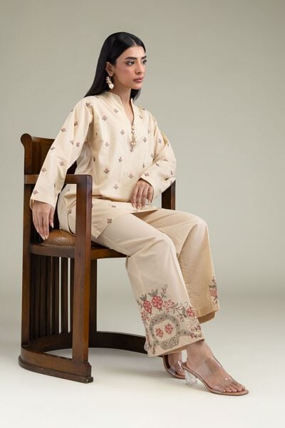 Embroidered | Cambric | Floral V-Neck Kurta | USD 35.00