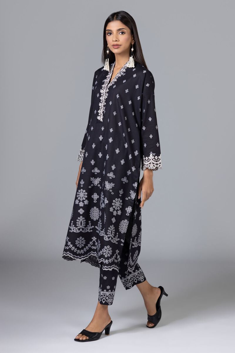 https://us.khaadi.com/dw/image/v2/BJTG_PRD/on/demandware.static/-/Sites-khaadi-master-catalog/default/dwfadfd1d5/images/hi-res/esb24151_black_1.jpg?sw=800&sh=1200