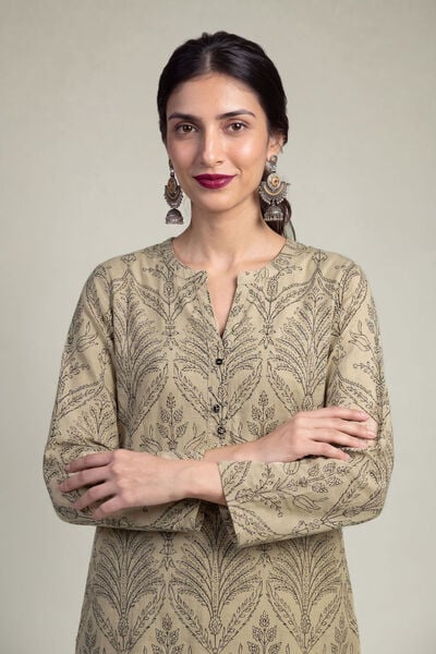 Embroidered | Raw Silk | Beige Silk Kurta | USD 55.00