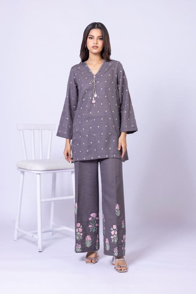 https://us.khaadi.com/dw/image/v2/BJTG_PRD/on/demandware.static/-/Sites-khaadi-master-catalog/default/dwfc670ab8/images/hi-res/25-09-10e4-10tb_multi_1.jpg?sw=800&sh=1200