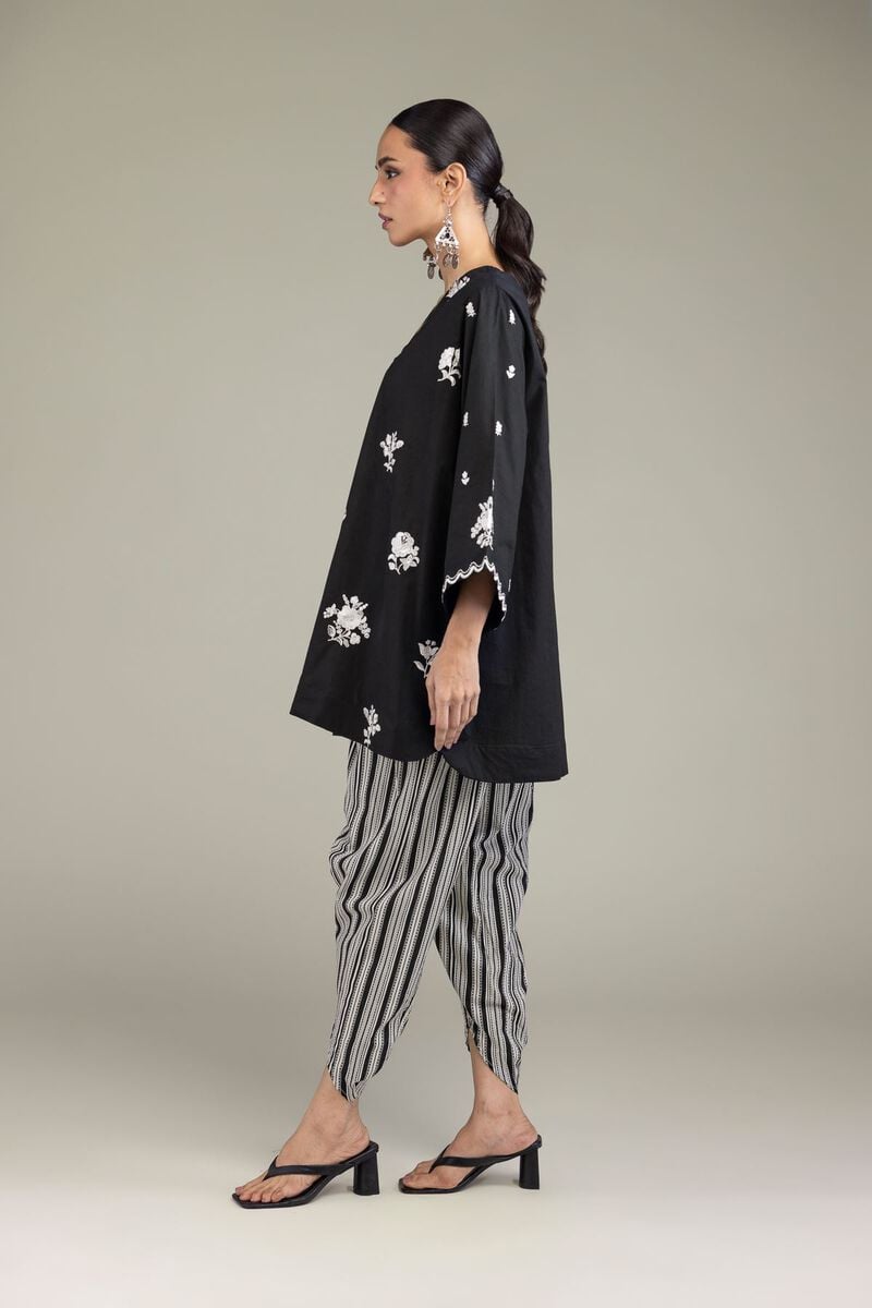 Embroidered | Cambric | Black V-Neck Kurta | USD 40.00