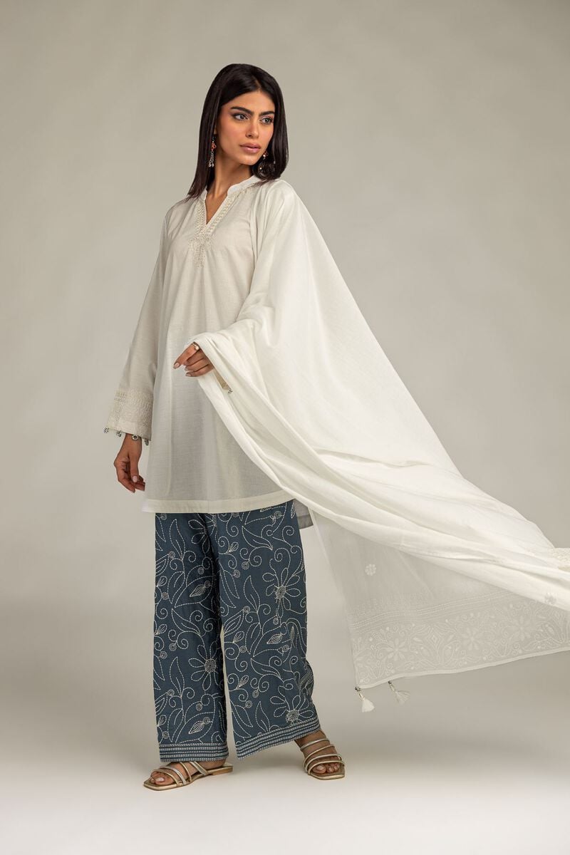 https://us.khaadi.com/dw/image/v2/BJTG_PRD/on/demandware.static/-/Sites-khaadi-master-catalog/default/dwfedac62d/images/hi-res/r-1-26-134-c-e_multi_1.jpg?sw=800&sh=1200