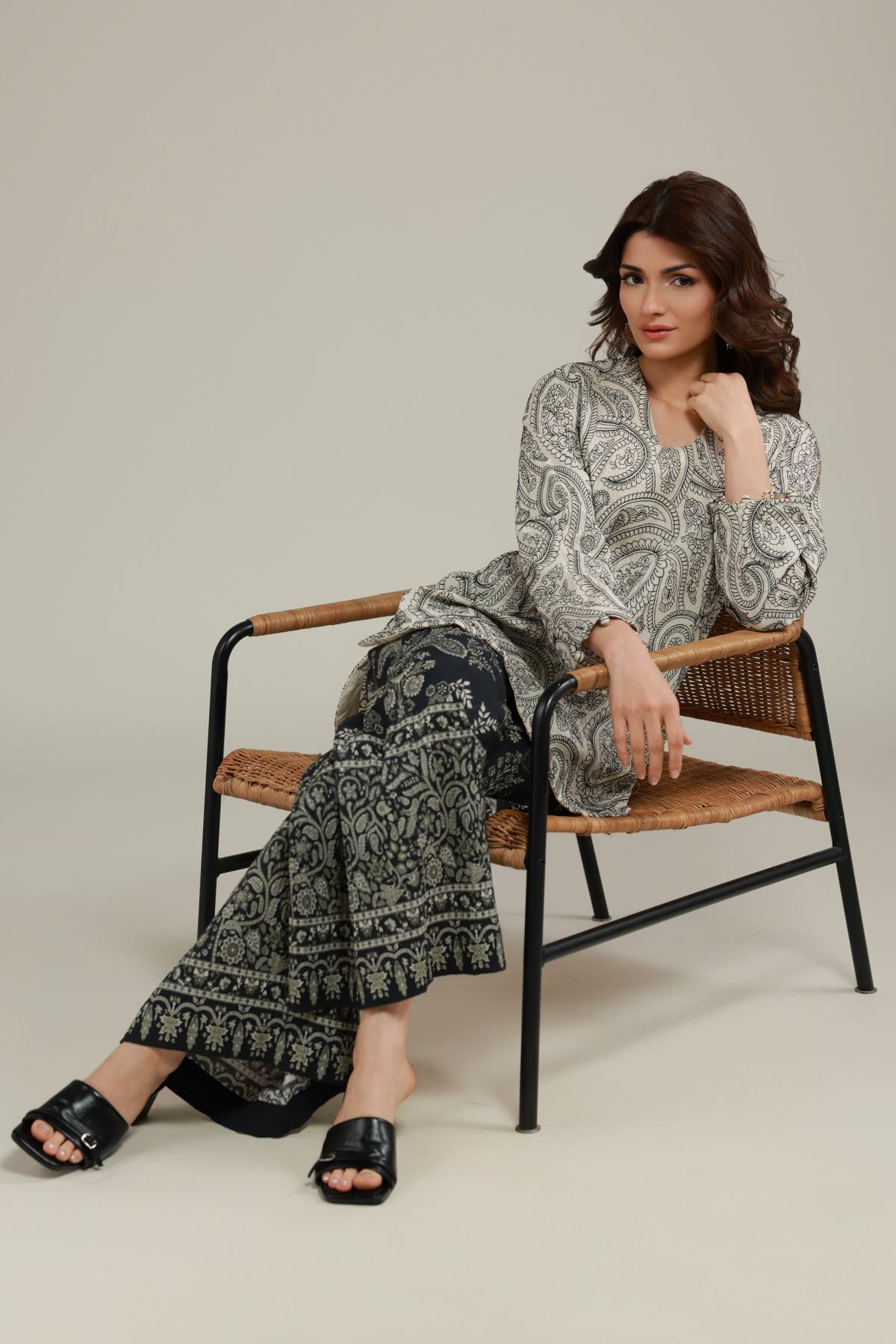 Buy Paisley Kurta | 0.0 N/A | 25-09-10E2-06TA-VG_MULTI | Khaadi