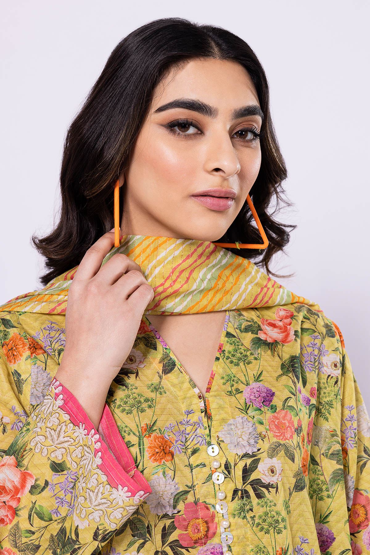 buy-fabrics-3-piece-suit-0-0-n-a-1001758184-khaadi-united-states