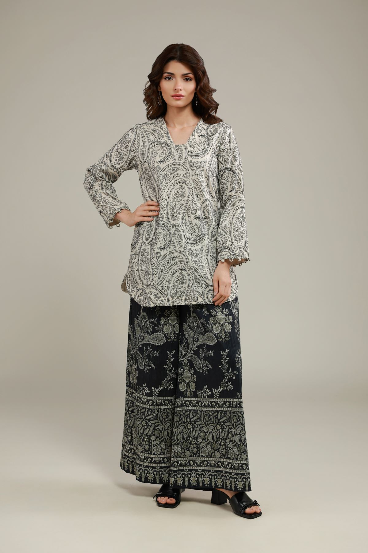 Buy Paisley Kurta | 0.0 N/A | 25-09-10E2-06TA-VG_MULTI | Khaadi